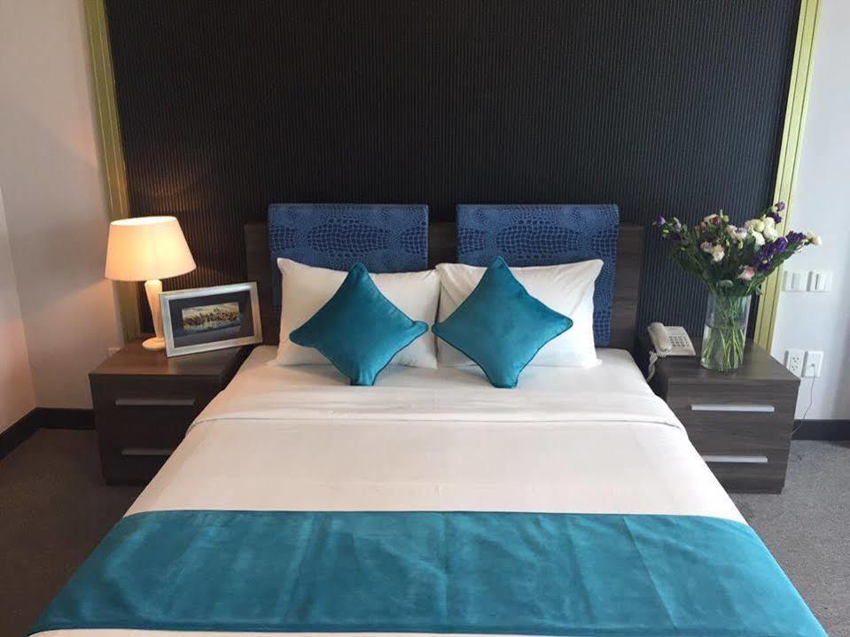 Iris Hotel Thành Pho Ho Chí Minh Esterno foto