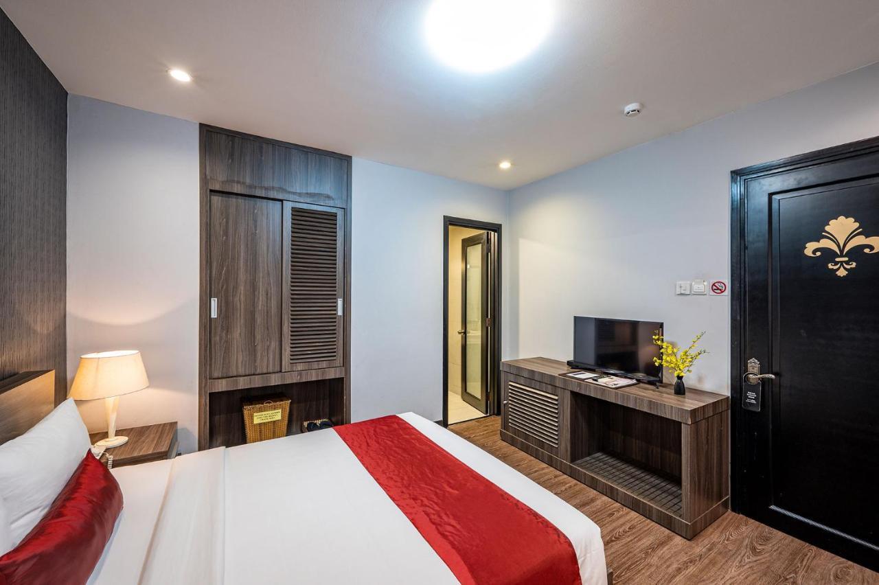 Iris Hotel Thành Pho Ho Chí Minh Esterno foto